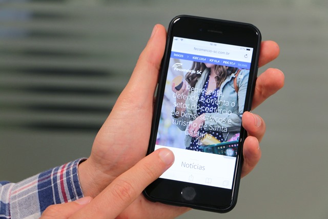 menor celular - Cara nova: Fecom&eacute;rcio SC fecha 2017 com novo portal