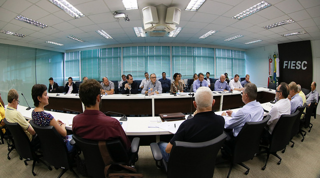 Definido salário mínimo regional em Santa Catarina para 2018 25895113558 4f2a700cbc z - Definido salário mínimo regional em Santa Catarina para 2018