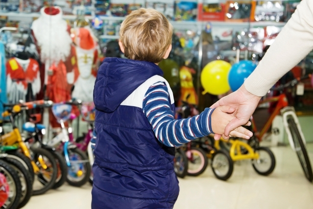 shutterstock 233753041 - Maior consumo de pirataria em 2017 foi no dia dos pais e das crian&ccedil;as em Santa Catarina
