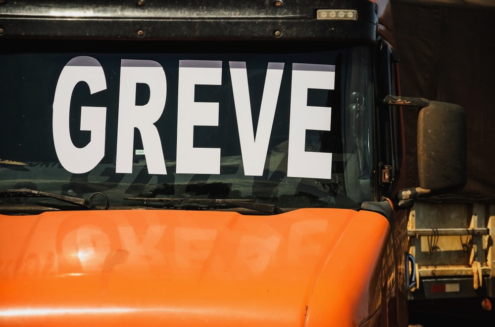 Greve dos caminhoneiros - Posso descontar do empregado o dia que faltou em raz&atilde;o da paralisa&ccedil;&atilde;o dos caminhoneiros?