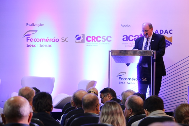 Carta do Comércio apresenta desafios do setor terciário para candidatos ao governo de SC IMG 9501 - Carta do Comércio apresenta desafios do setor terciário para candidatos ao governo de SC