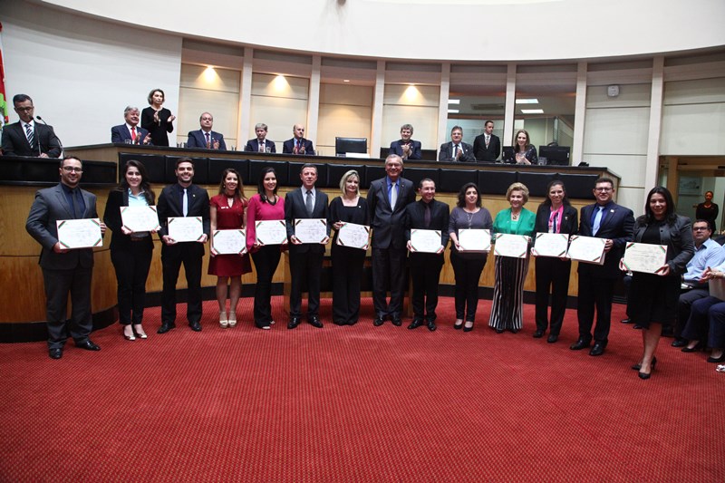 Empresas e instituições que praticam responsabilidade social são certificadas na Alesc fotonoticia IMG 4663 2 - Empresas e instituições que praticam responsabilidade social são certificadas na Alesc