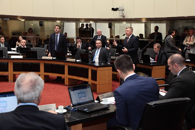 Alesc fecha semestre com aprovação de pauta econômica fotonoticia IMG 7379 1 1 - Alesc fecha semestre com aprovação de pauta econômica