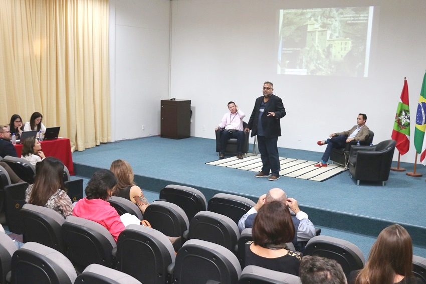 Pesquisadores espanhóis discutem ecossistema para turismo inteligente em Florianópolis rede inteligncia Santur site 1 - Pesquisadores espanhóis discutem ecossistema para turismo inteligente em Florianópolis