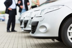 Carros 300x200 - Varejo em SC mantém melhor recuperação entre estados, aponta pesquisa do IBGE