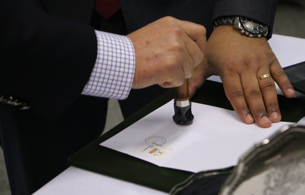 IMG 6463 1000x640 - Fecom&eacute;rcio SC lan&ccedil;a selo comemorativo dos 70 anos