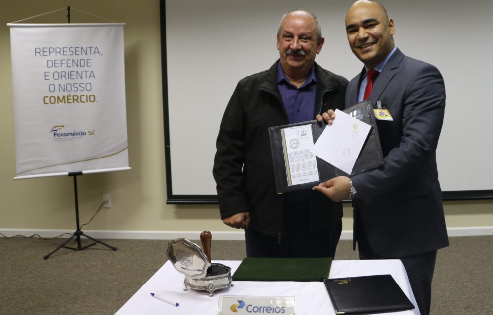IMG 6470 1000x640 - Fecom&eacute;rcio SC lan&ccedil;a selo comemorativo dos 70 anos