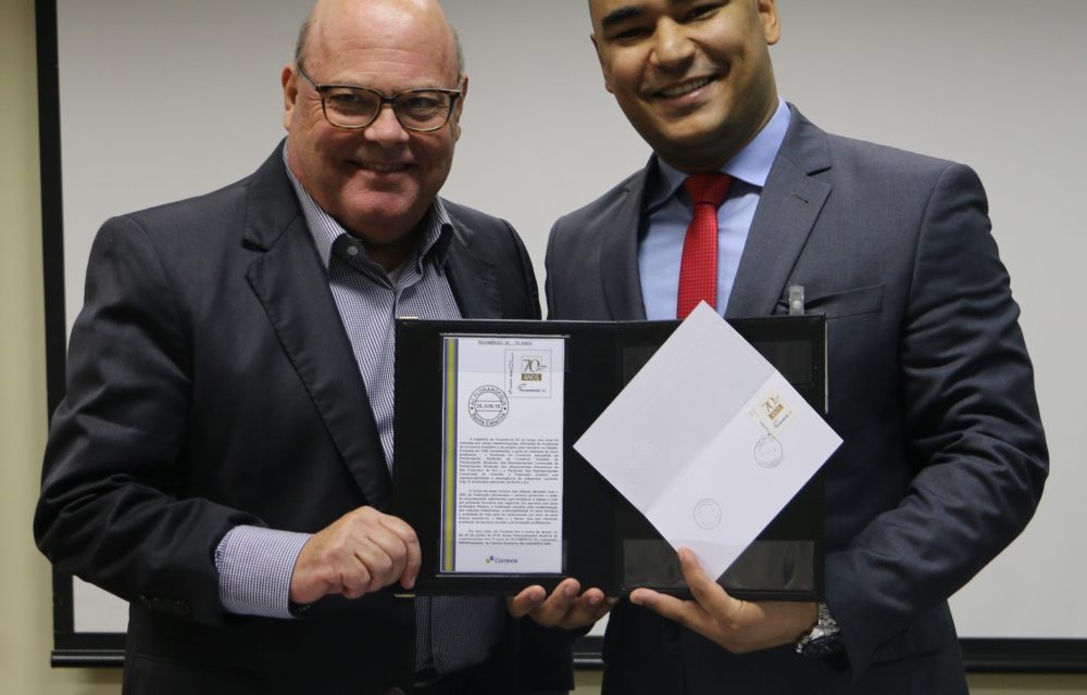 IMG 6474 1000x640 - Fecom&eacute;rcio SC lan&ccedil;a selo comemorativo dos 70 anos