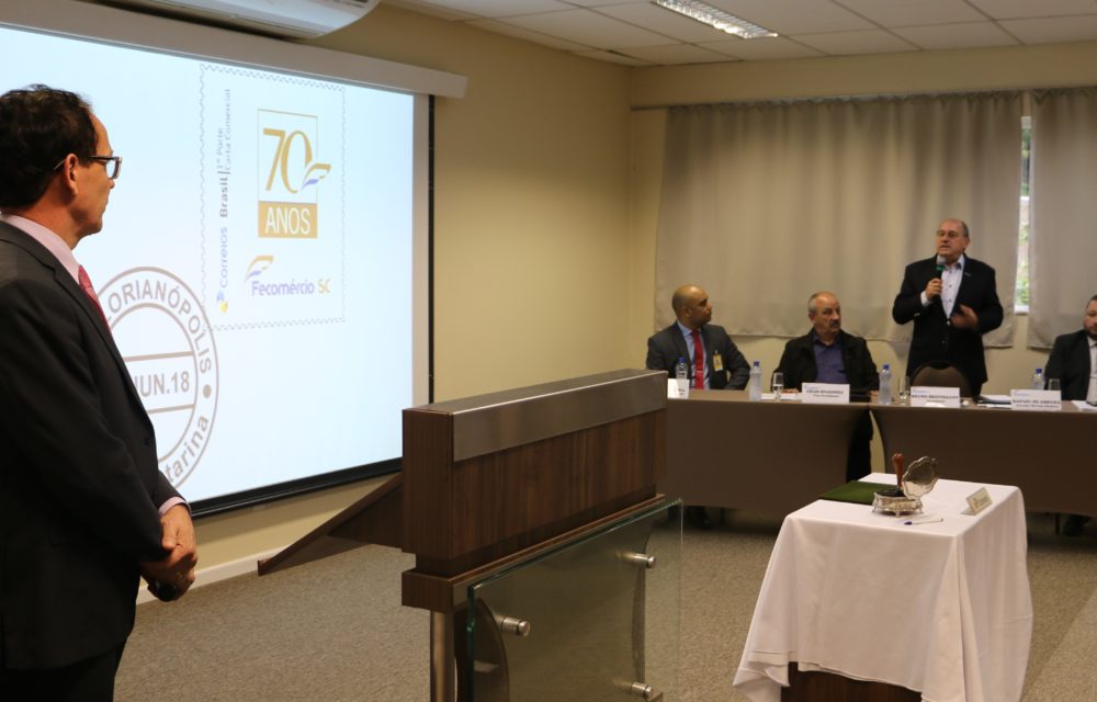 IMG 6482 1000x640 - Fecom&eacute;rcio SC lan&ccedil;a selo comemorativo dos 70 anos