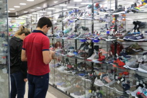 resultado de vendas dia dos namorados 1 1 300x200 - Vendas do com&eacute;rcio de SC fecham 2024 com maior alta em quatro anos, aponta IBGE