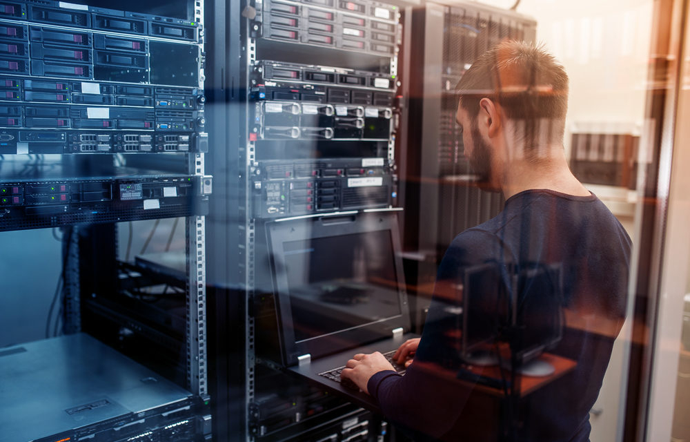 servicos 1000x640 - Santa Catarina cria 50% a mais de emprego no acumulado do ano