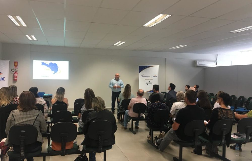 WhatsApp Image 2018 10 17 at 10.12.01 1000x640 - Ciclo de encontros discute desenvolvimento do turismo em Santa Catarina