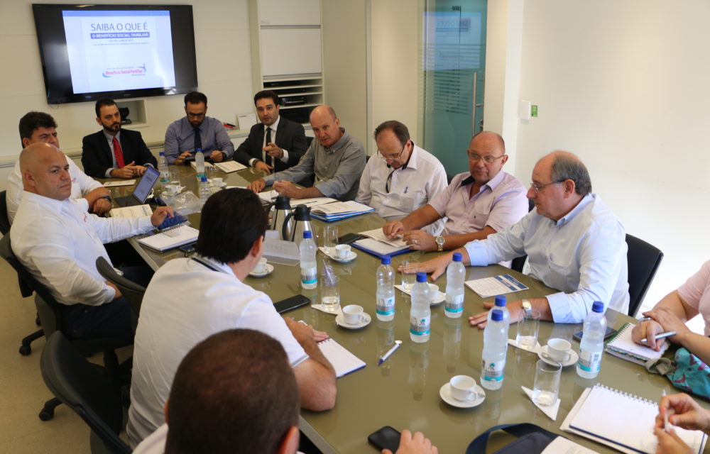 Sindicatos do setor farmacêutico debatem pautas em SC IMG 3144 1000x640 - Sindicatos do setor farmacêutico debatem pautas em SC