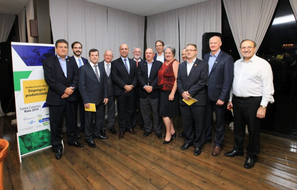 Mobiliza&ccedil;&atilde;o pelo Emprego e Mobilidade 4 1000x640 - Fecom&eacute;rcio SC participa do lan&ccedil;amento do Programa Mobiliza&ccedil;&atilde;o pelo Emprego e Produtividade