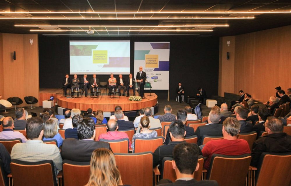 Mobiliza&ccedil;&atilde;o pelo Emprego e Mobilidade 6 1 1000x640 - Fecom&eacute;rcio SC participa do lan&ccedil;amento do Programa Mobiliza&ccedil;&atilde;o pelo Emprego e Produtividade