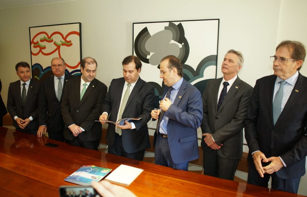 WhatsApp Image 2019 05 29 at 15.11.45 1000x640 - Breithaupt integra comitiva de empres&aacute;rios em agenda com deputados em Bras&iacute;lia
