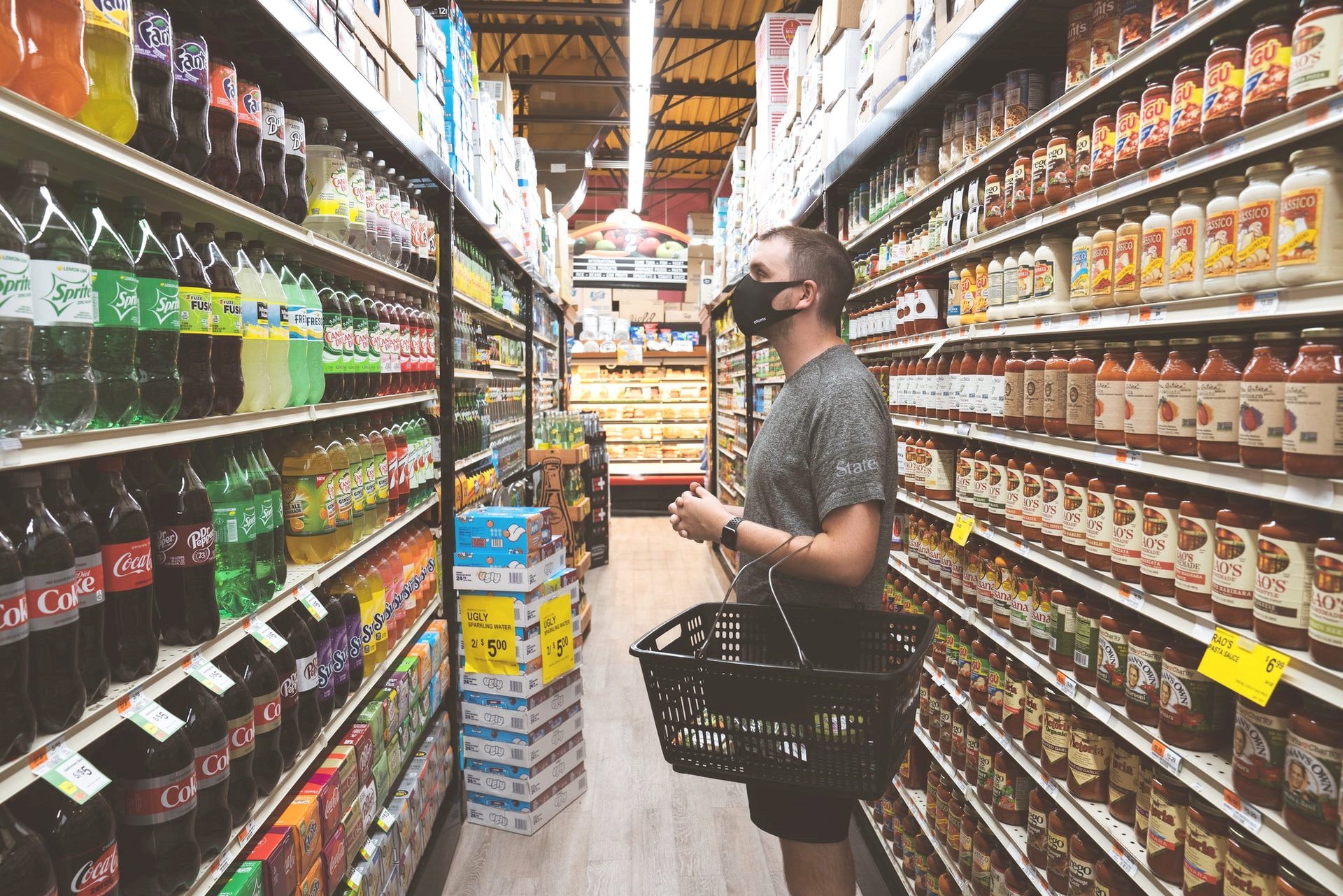 mercado - Ritmo do volume de vendas do com&eacute;rcio diminui, mas semestre fecha positivo em SC