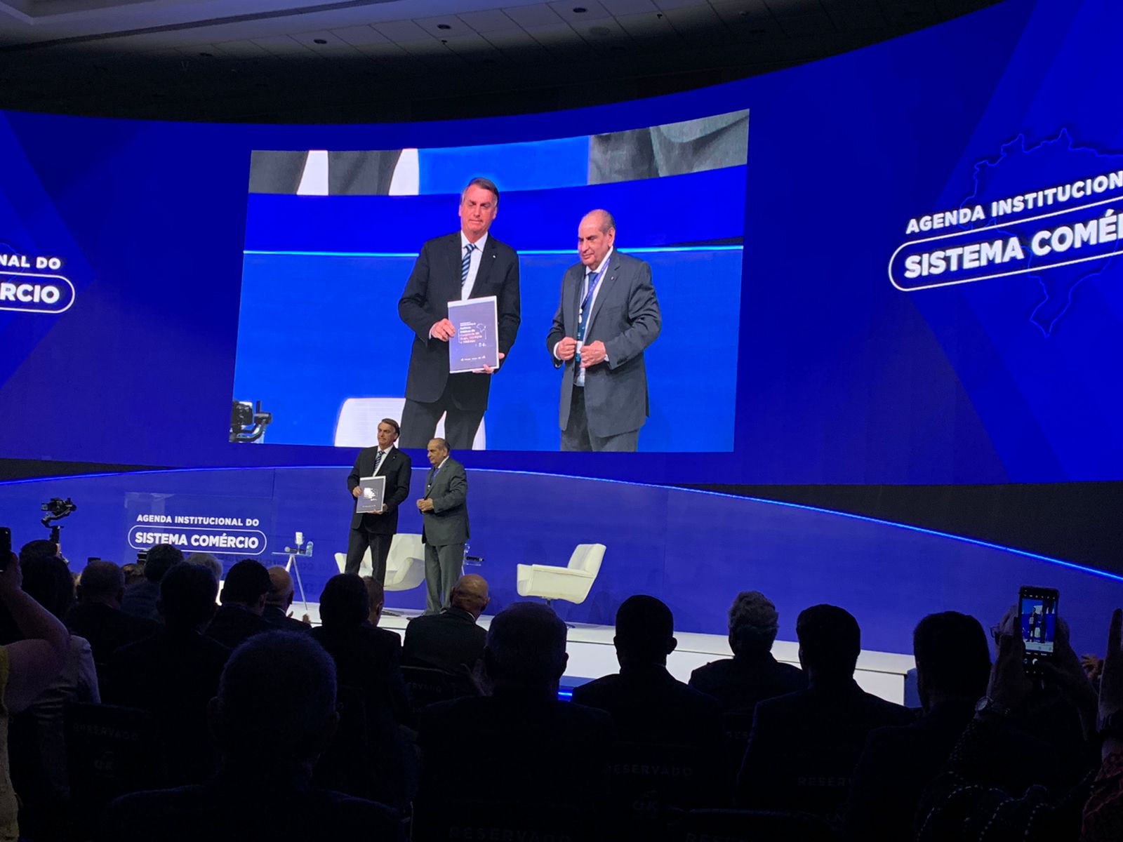 Agenda Institucional do Sistema Comércio é entregue ao presidente Jair Bolsonaro WhatsApp Image 2022 06 22 at 11.29.07 - Agenda Institucional do Sistema Comércio é entregue ao presidente Jair Bolsonaro