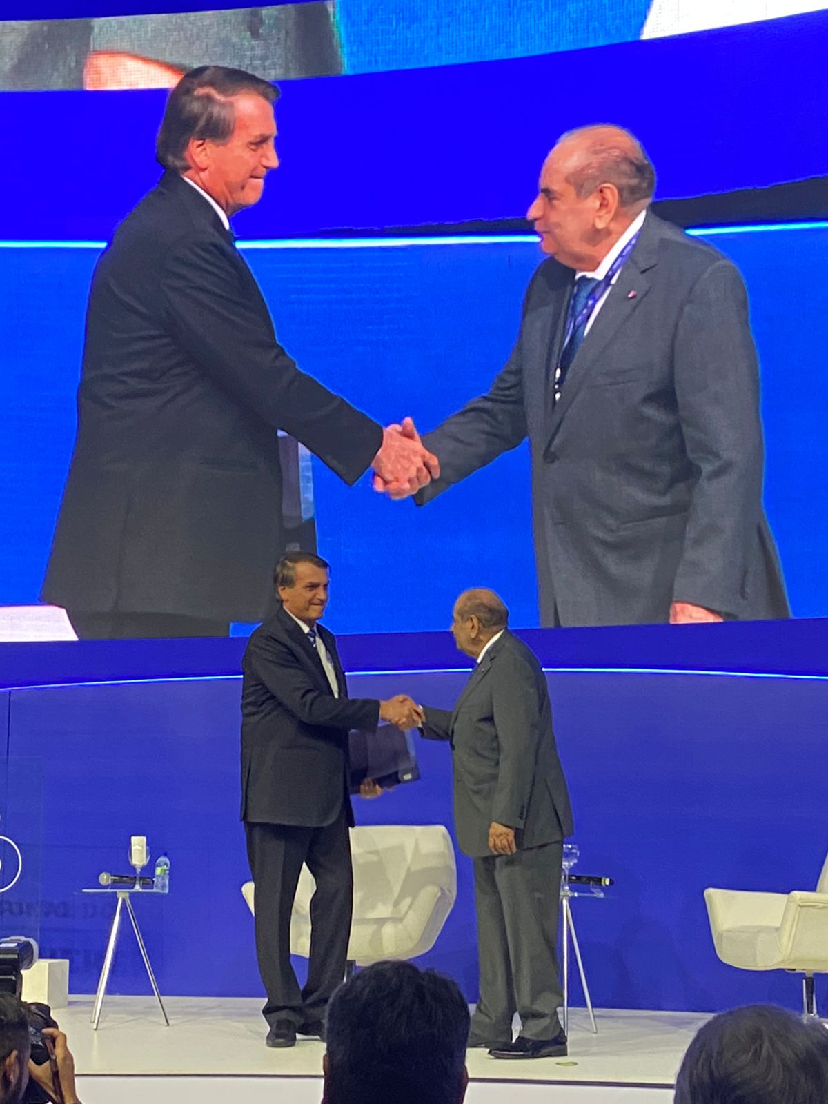 Agenda Institucional do Sistema Comércio é entregue ao presidente Jair Bolsonaro WhatsApp Image 2022 06 22 at 11.32.45 - Agenda Institucional do Sistema Comércio é entregue ao presidente Jair Bolsonaro