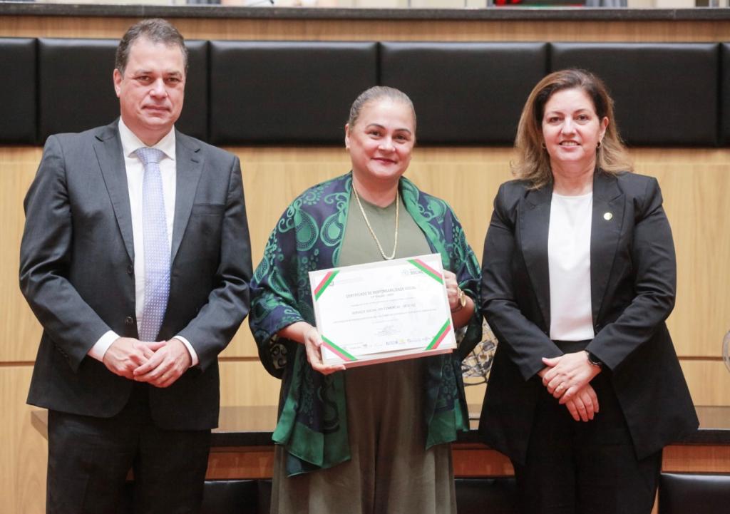 Alesc entrega premiação Responsabilidade Social Destaque SC WhatsApp Image 2022 12 06 at 10.39.19 2 - Alesc entrega premiação Responsabilidade Social Destaque SC