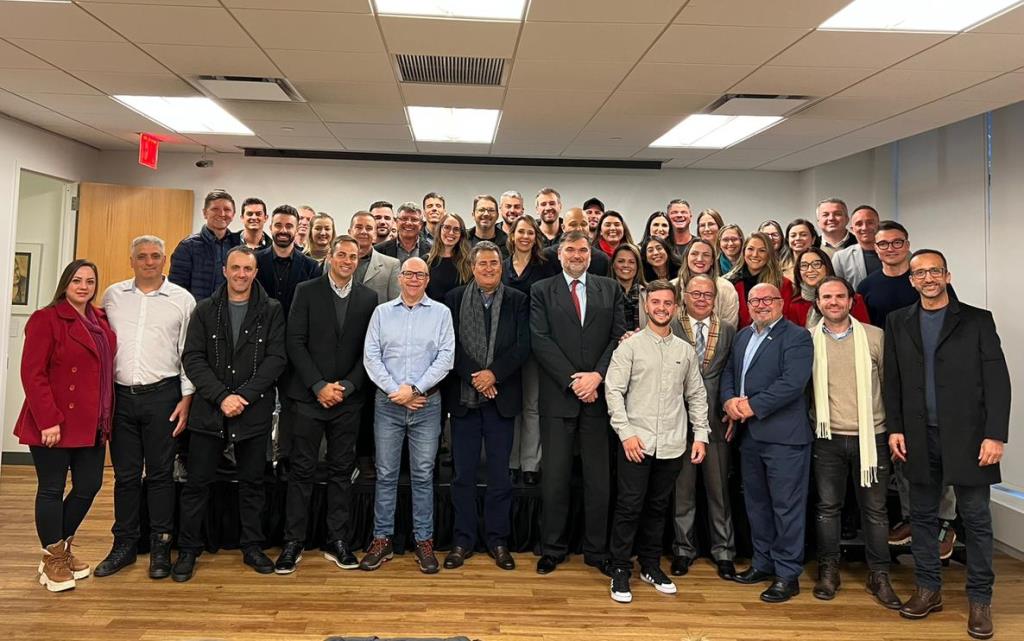 Comitiva catarinense participa de missão internacional no maior evento de varejo do mundo, em NY WhatsApp Image 2023 01 17 at 13.44.37 1 - Comitiva catarinense participa de missão internacional no maior evento de varejo do mundo, em NY