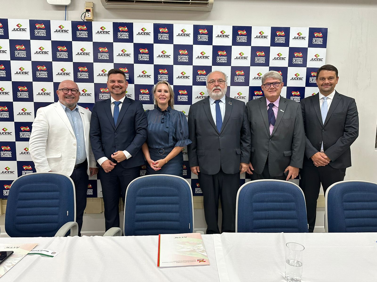 WhatsApp Image 2023 03 02 at 07.32.53 - Vice-presidentes da Fecom&eacute;rcio SC s&atilde;o empossados no col&eacute;gio de vogais da Junta Comercial de Santa Catarina