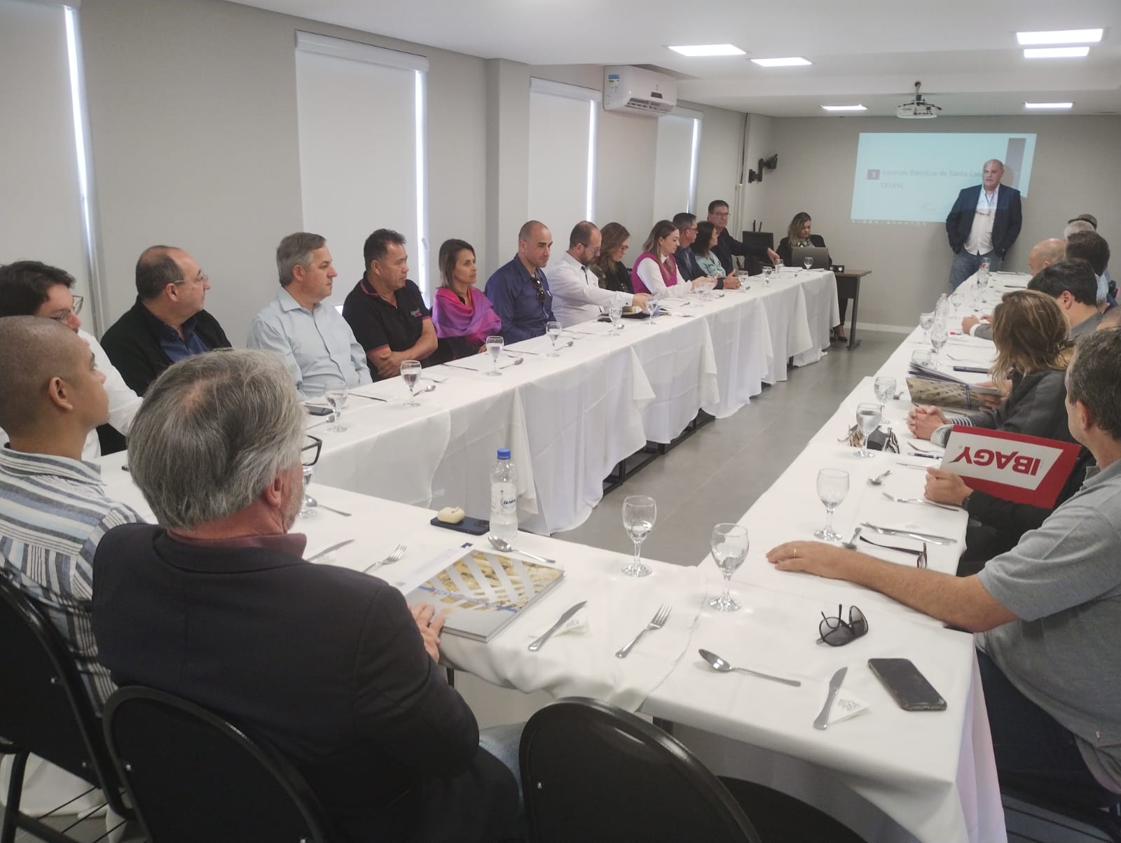 Secovi Florianópolis/Tubarão discute demandas do setor imobiliário com a Celesc WhatsApp Image 2023 08 04 at 14.34.45 - Secovi Florianópolis/Tubarão discute demandas do setor imobiliário com a Celesc