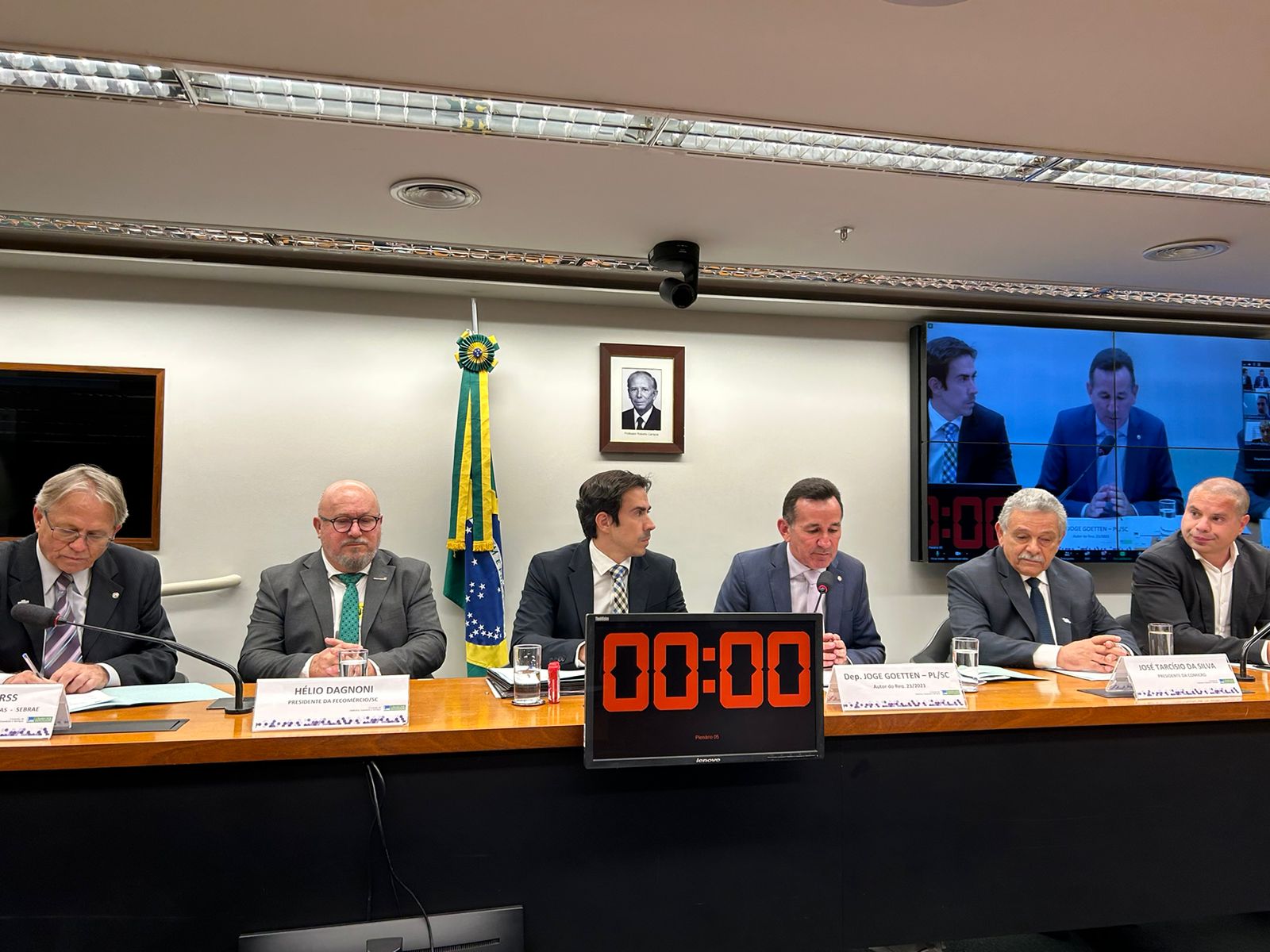 WhatsApp Image 2023 08 15 at 15.39.07 - Fecom&eacute;rcio Santa Catarina representa CNC em Audi&ecirc;ncia P&uacute;blica para debater &ldquo;taxa de juros e impacto da infla&ccedil;&atilde;o para as micro e pequenas empresas&rdquo;