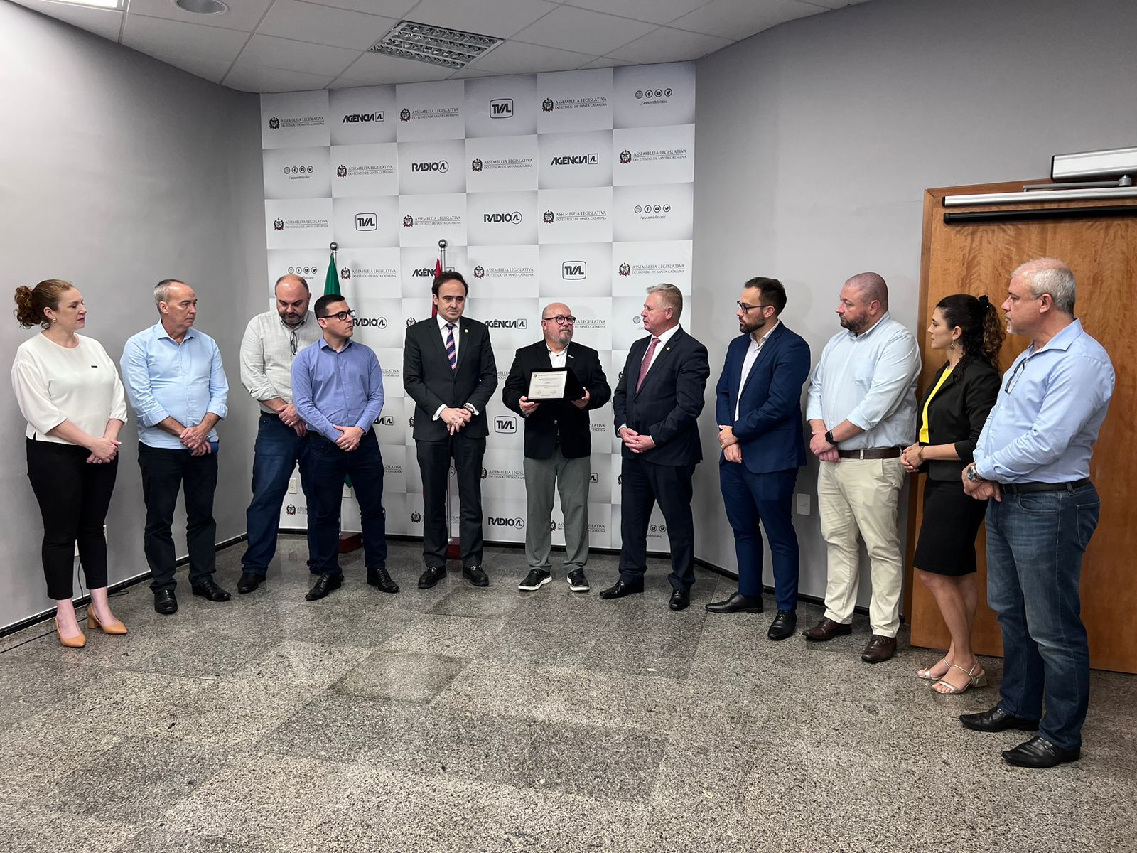Fecomércio recebe moção na Alesc pelos 75 anos de fundação ae090404 1ffd 4c38 b16a bdd47f316729 - Fecomércio recebe moção na Alesc pelos 75 anos de fundação