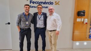 WhatsApp Image 2024 03 18 at 18.04.55 300x169 - H&eacute;lio Dagnoni recebe presidente do Inmetro SC