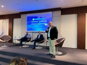 WhatsApp Image 2024 03 19 at 18.52.23 300x225 - Pesquisa de Ver&atilde;o 2023/24 revela crescimento do turismo em Santa Catarina