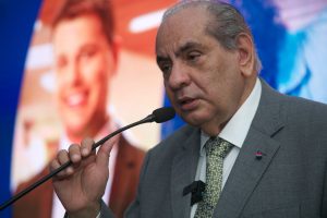 06702084 871a 4f97 9d35 3e8f4e0e5a94 300x200 - Presidente da Confedera&ccedil;&atilde;o Nacional do Com&eacute;rcio, Servi&ccedil;os e Turismo (CNC), Jos&eacute; Roberto Tadros &eacute; homenageado com o T&iacute;tulo Honoris Causa concedido pela Acafe