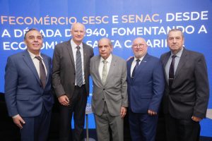 2919b844 8b25 4a1e aae1 19c1fe9a3828 300x200 - Presidente da Confedera&ccedil;&atilde;o Nacional do Com&eacute;rcio, Servi&ccedil;os e Turismo (CNC), Jos&eacute; Roberto Tadros &eacute; homenageado com o T&iacute;tulo Honoris Causa concedido pela Acafe