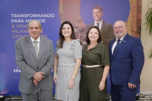 a0db330c ff8c 4880 8c56 64a1b35aba25 300x200 - Presidente da Confedera&ccedil;&atilde;o Nacional do Com&eacute;rcio, Servi&ccedil;os e Turismo (CNC), Jos&eacute; Roberto Tadros &eacute; homenageado com o T&iacute;tulo Honoris Causa concedido pela Acafe