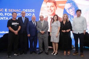 a7cbe643 2b85 40c3 994a 132b7020e1a0 300x200 - Presidente da Confedera&ccedil;&atilde;o Nacional do Com&eacute;rcio, Servi&ccedil;os e Turismo (CNC), Jos&eacute; Roberto Tadros &eacute; homenageado com o T&iacute;tulo Honoris Causa concedido pela Acafe