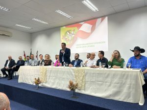 FECOMERCIO SC 300x225 - Fecom&eacute;rcio SC participa do F&oacute;rum Parlamentar Catarinense sobre infraestrutura e seguran&ccedil;a