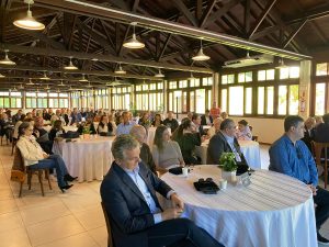 sirecom8 300x225 - Sindicato dos Representantes Comerciais da Grande Florian&oacute;polis re&uacute;ne associados para o I Conex&atilde;o Sirecom