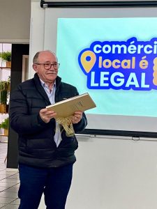 Fecomércio SC e sindicatos empresariais lançam campanha "Comércio Local é Legal" em diversas cidades do estado b9fa4f6d b9cd 40d5 9e25 b8c3bfa85a52 225x300 - Fecomércio SC e sindicatos empresariais lançam campanha "Comércio Local é Legal" em diversas cidades do estado
