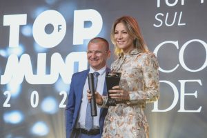 Fecomércio SC é parceira do Top of Mind 2024 e celebra o sucesso das marcas catarinenses JSOMENSI 471 300x200 - Fecomércio SC é parceira do Top of Mind 2024 e celebra o sucesso das marcas catarinenses