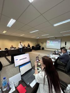 5b0632bd 3775 4f76 ab0a 69ad6abaa4ae 225x300 - Fecom&eacute;rcio recebe oficina da CNC na Jornada Atena 2024