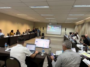 e8aa1d91 43a9 4ae3 9880 4223ea2ae2d2 300x225 - Fecom&eacute;rcio recebe oficina da CNC na Jornada Atena 2024