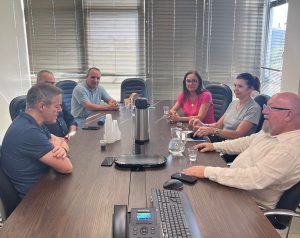 Fecomércio SC debate instalação de unidade do SESC e do SENAC em Fraiburgo WhatsApp Image 2025 01 08 at 09.01.50 e1736338165470 300x238 - Fecomércio SC debate instalação de unidade do SESC e do SENAC em Fraiburgo